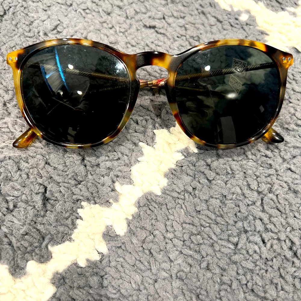 Burberry sunglasses